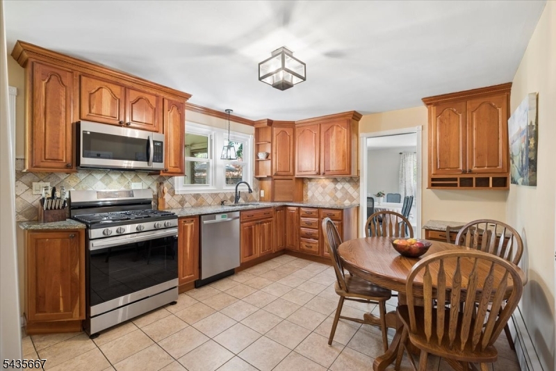336 Vanderveer Road Bridgewater, NJ 08807 - Photo 9 of 23