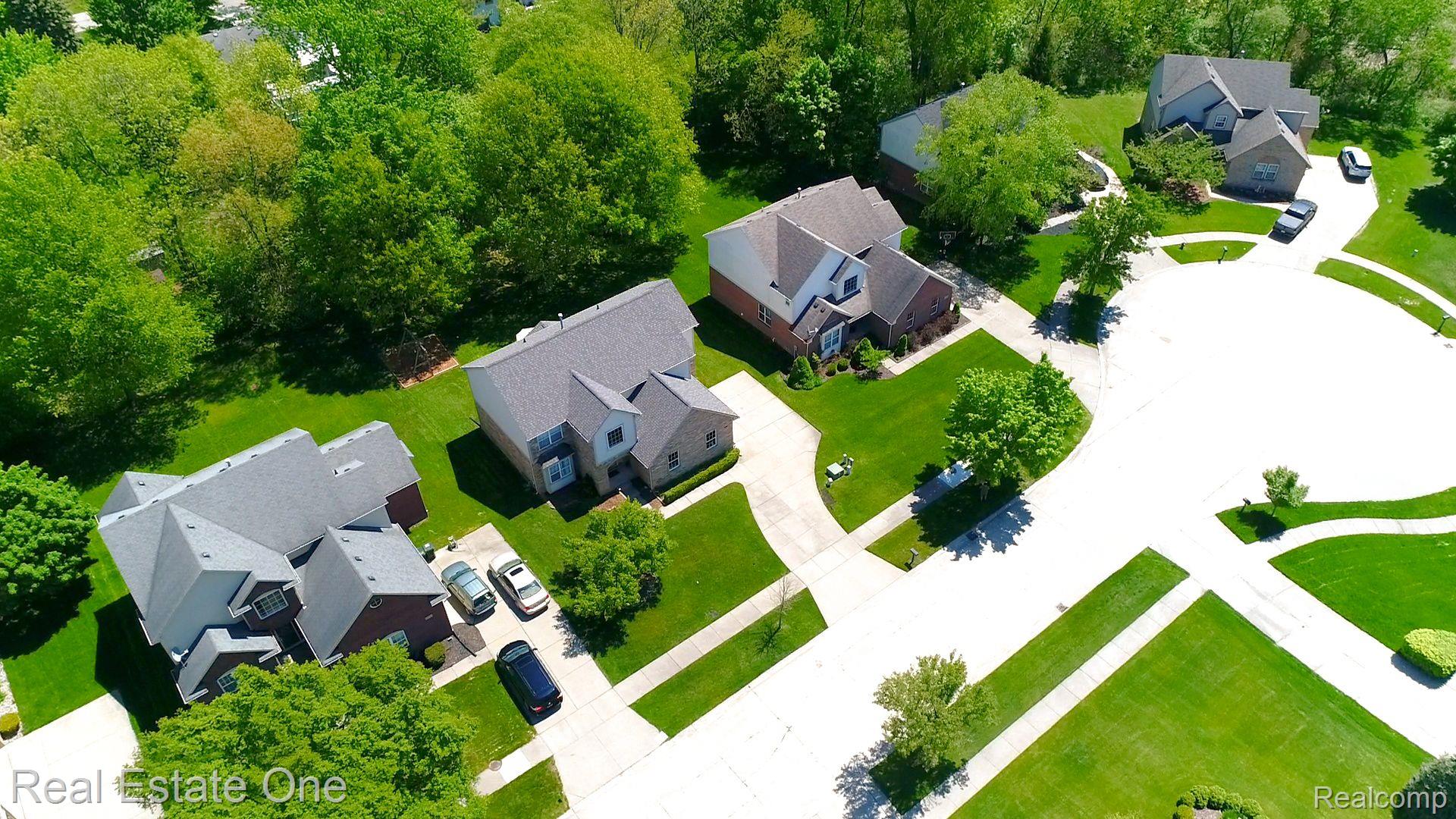 2817 Long Meadow Lane Rochester, MI 48307 - Photo 55 of 57 Gallery Image 55