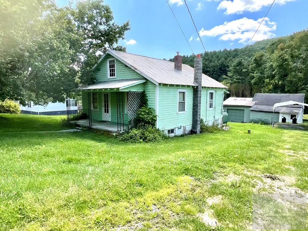 211 Black Oak Road Princeton, WV 24740 - Photo 4 of 12 Gallery Image 4