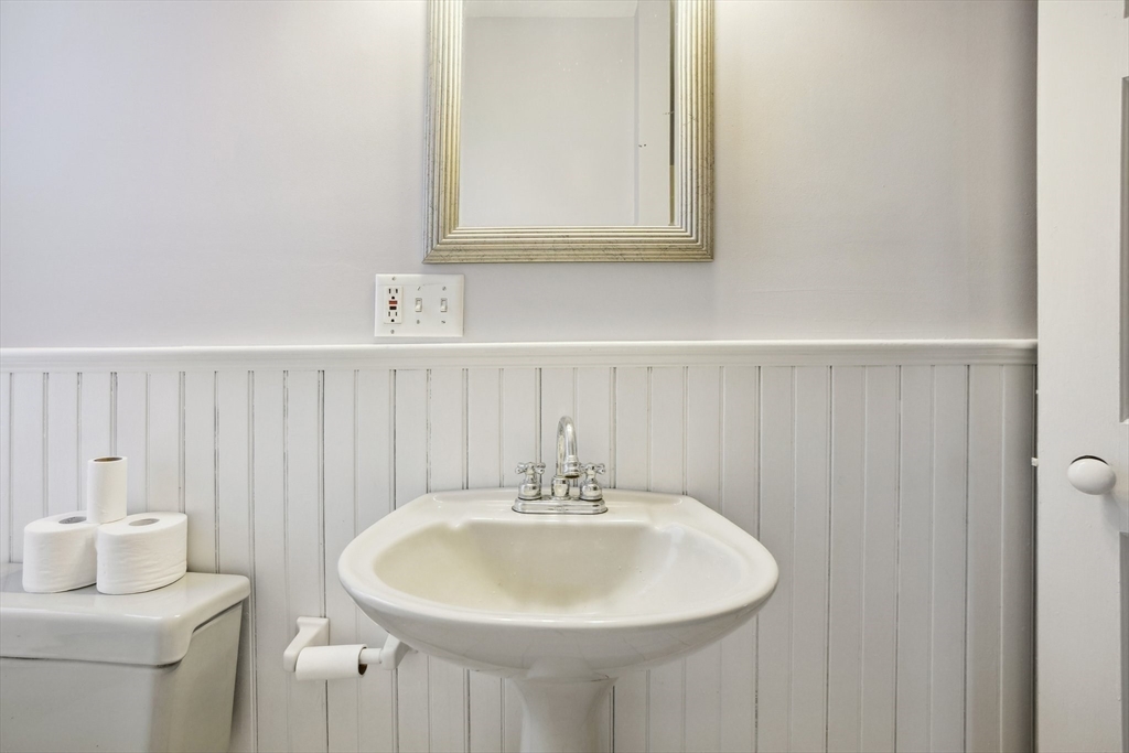 169 First Parish Road Scituate, MA 02066 - Photo 13 of 37 Gallery Image 13