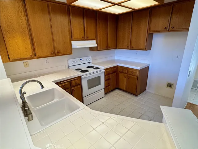 $498,000 | 2001 Via Como Court, Unit 103, Corona, CA 92881