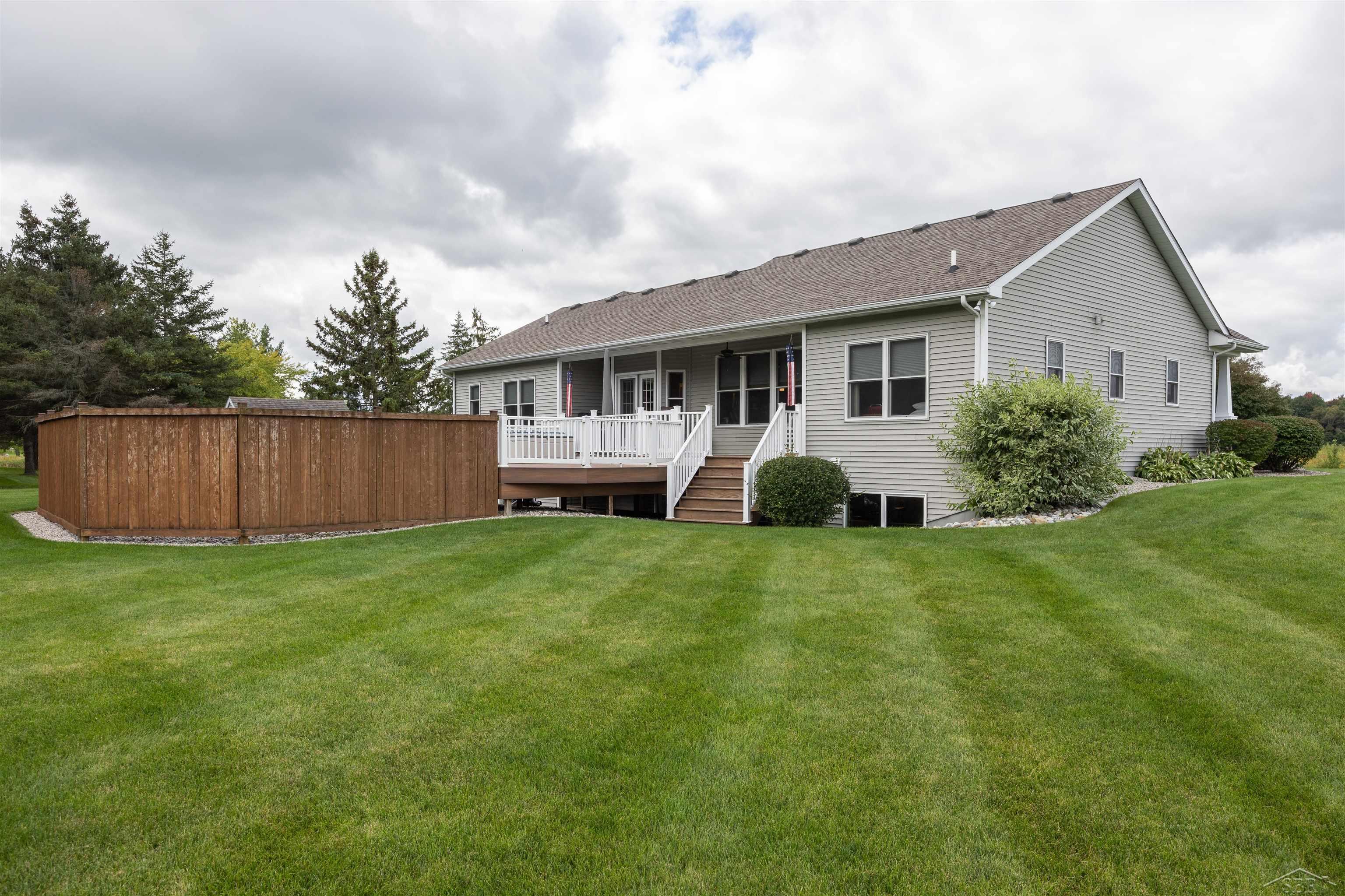 5864 North Thomas Road Freeland, MI 48623 - Photo 30 of 43 50122632-29.JPG