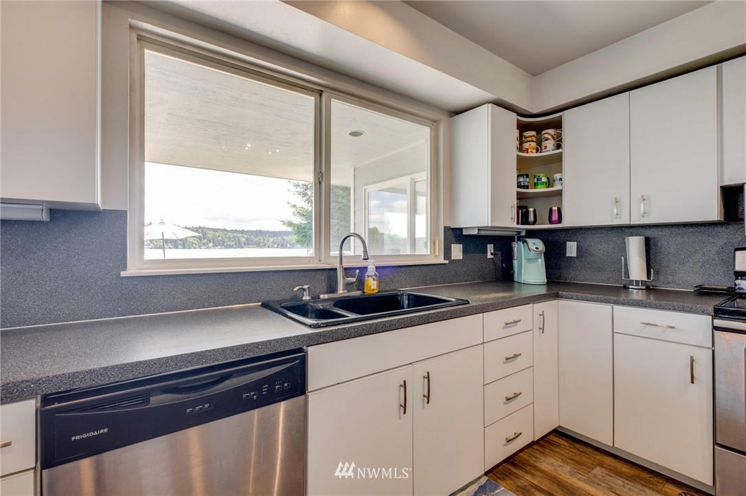 671 Northeast Gladwin Road Belfair, WA 98528 - Photo 8 of 24 Gallery Image 8