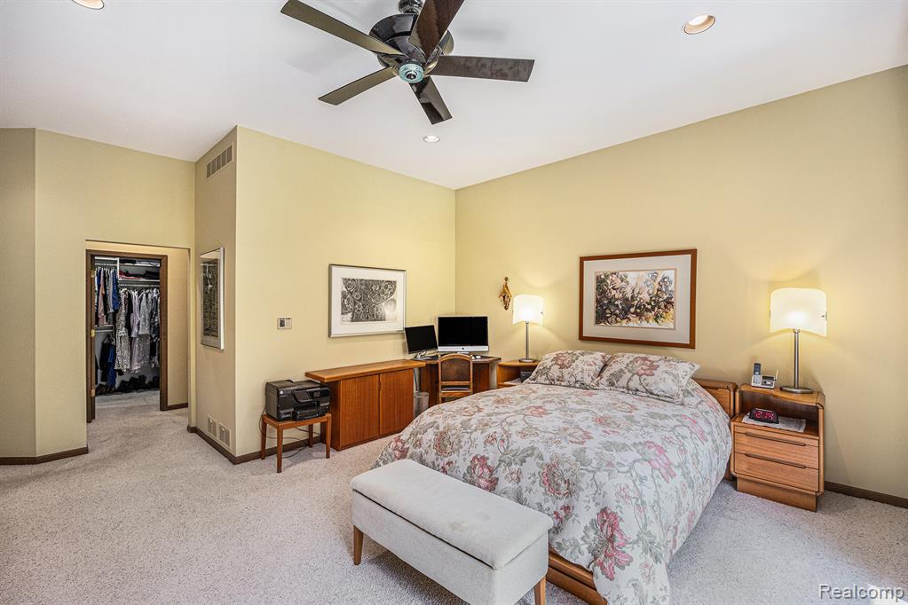 31220 Country Ridge Circle Farmington Hills, MI 48331 - Photo 16 of 35