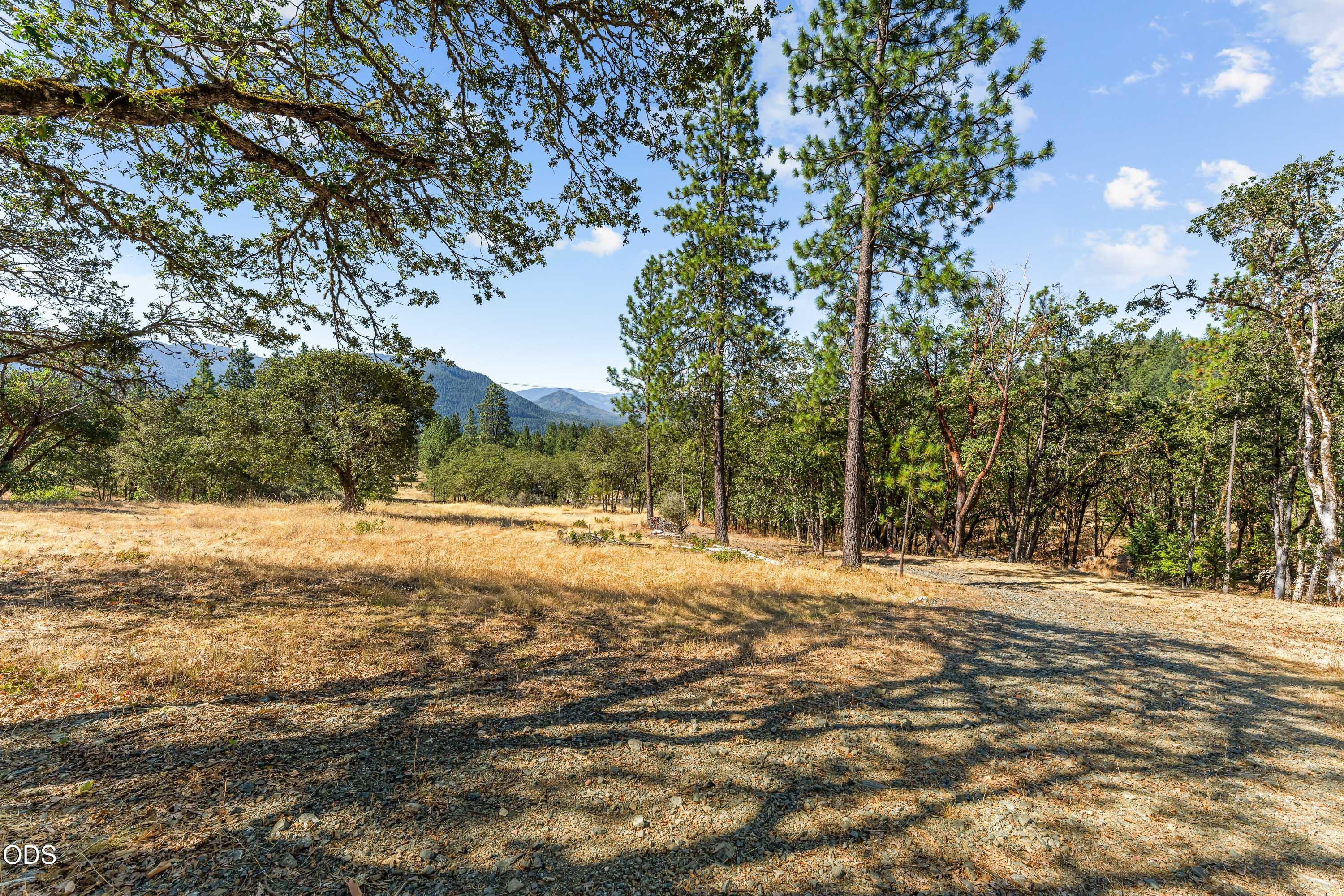 941 West Jones Creek Road Grants Pass, OR 97526 - Photo 10 of 20 Gallery Image 10