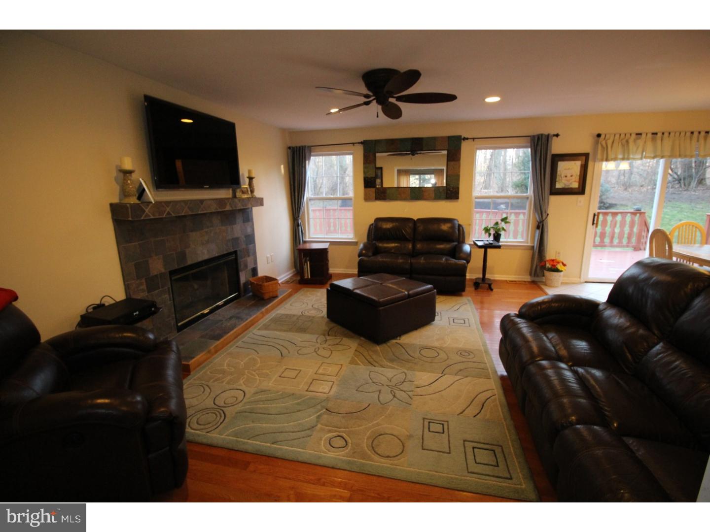 89 Dolington Road Yardley, PA 19067 - Photo 4 of 24 Gallery Image 4