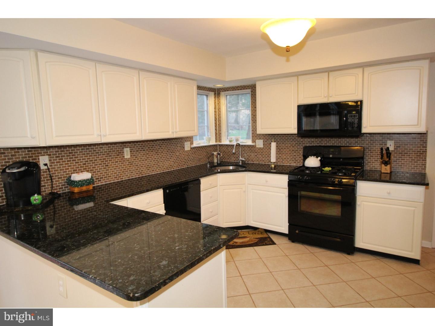 89 Dolington Road Yardley, PA 19067 - Photo 5 of 24 Gallery Image 5