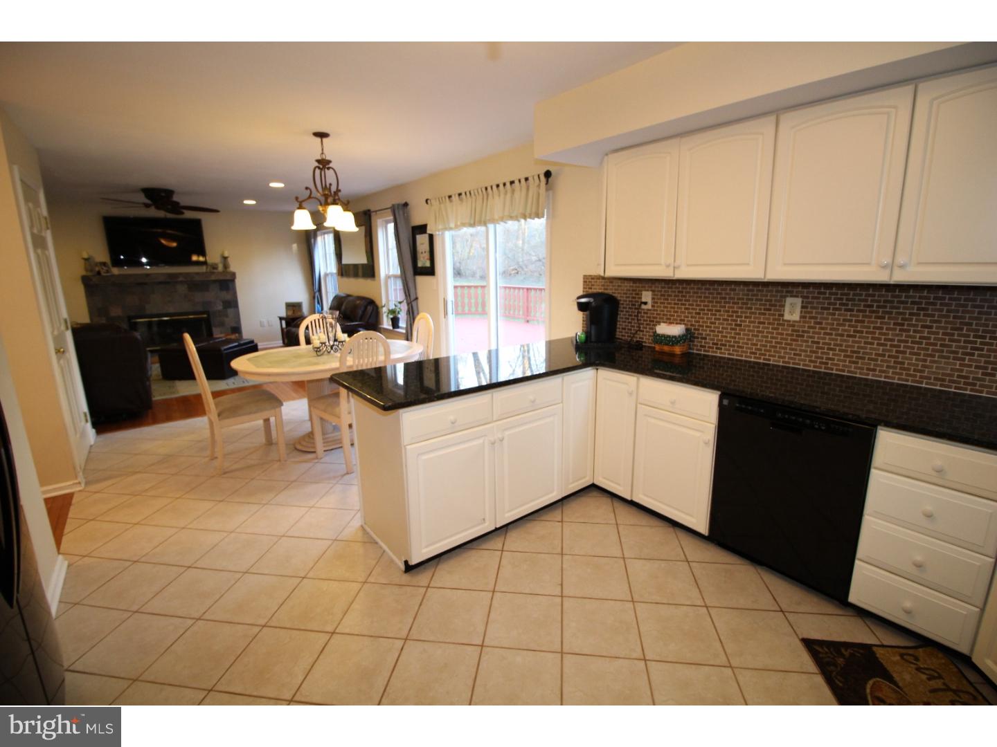 89 Dolington Road Yardley, PA 19067 - Photo 6 of 24 Gallery Image 6