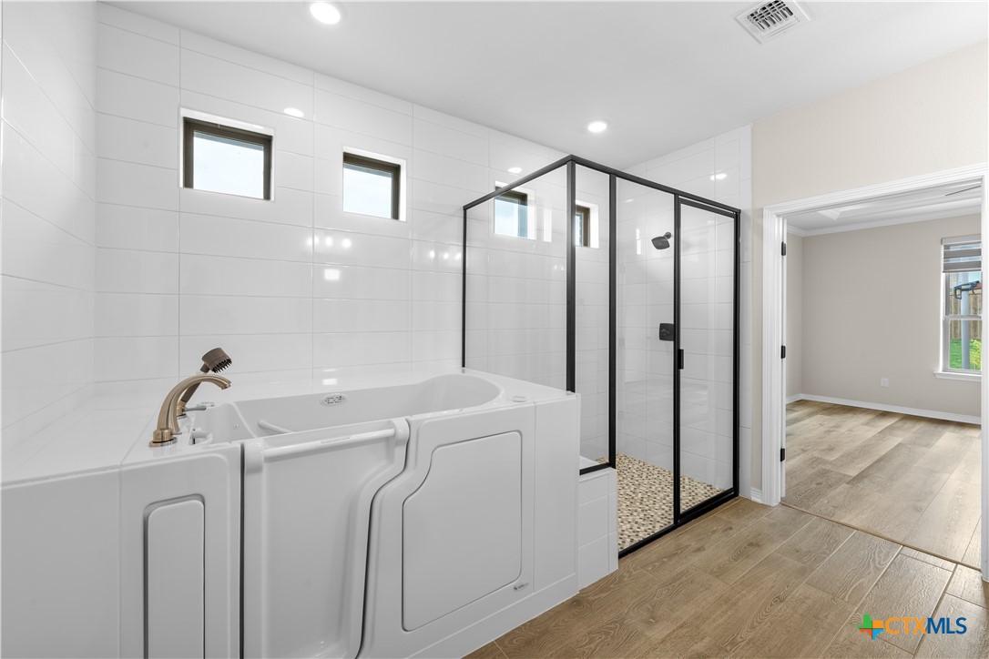 3405 Waggoner Drive Belton, TX 76513 - Photo 29 of 48 a view of a hallway with washer and dryer