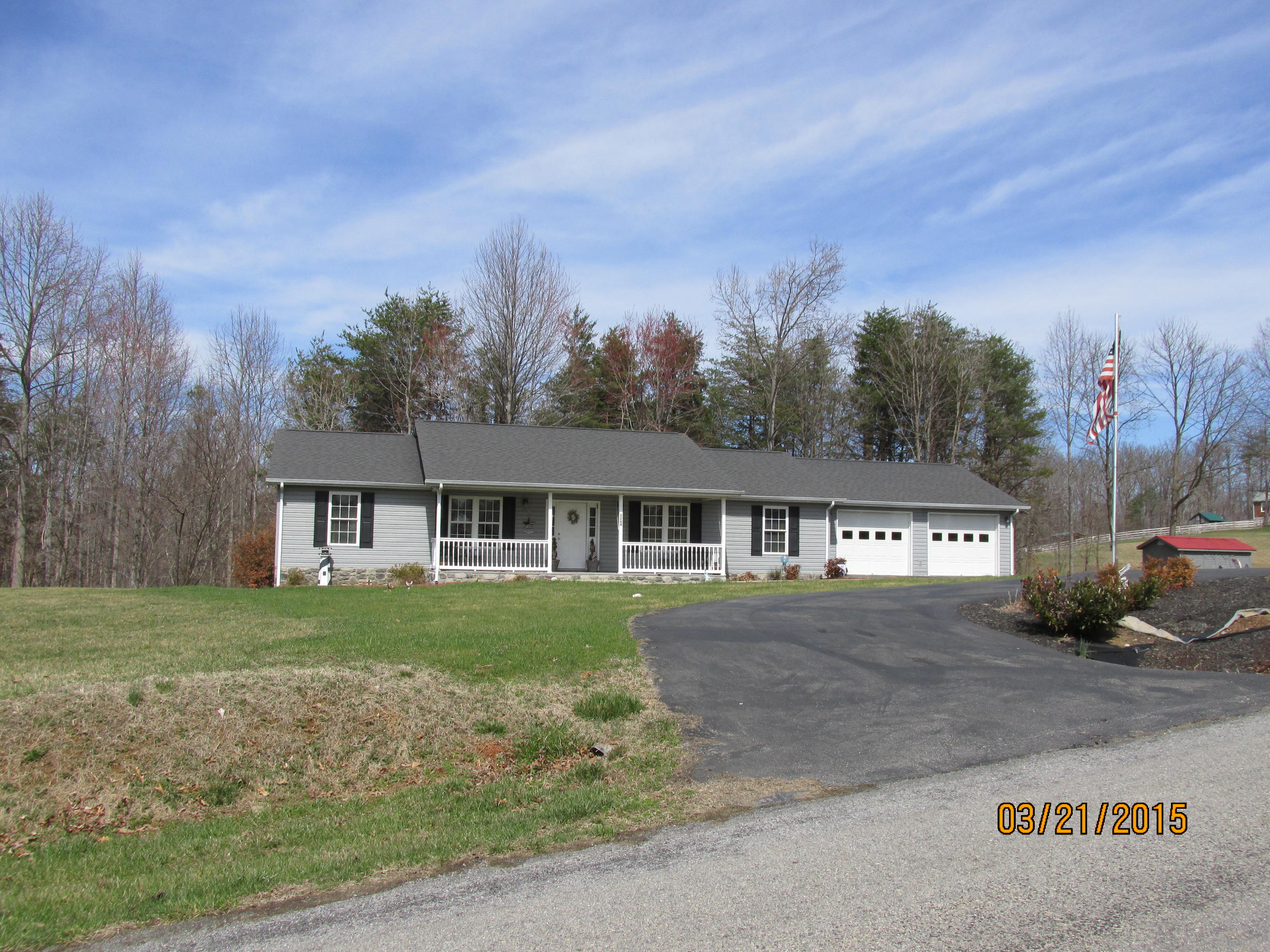 2264 Shady Run Road Vinton, VA 24179 - Photo 3 of 50 IMG_1681