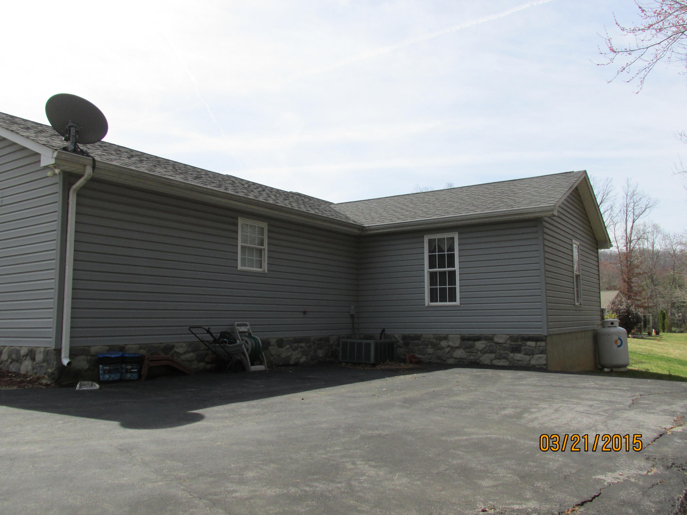 2264 Shady Run Road Vinton, VA 24179 - Photo 5 of 50 IMG_1686