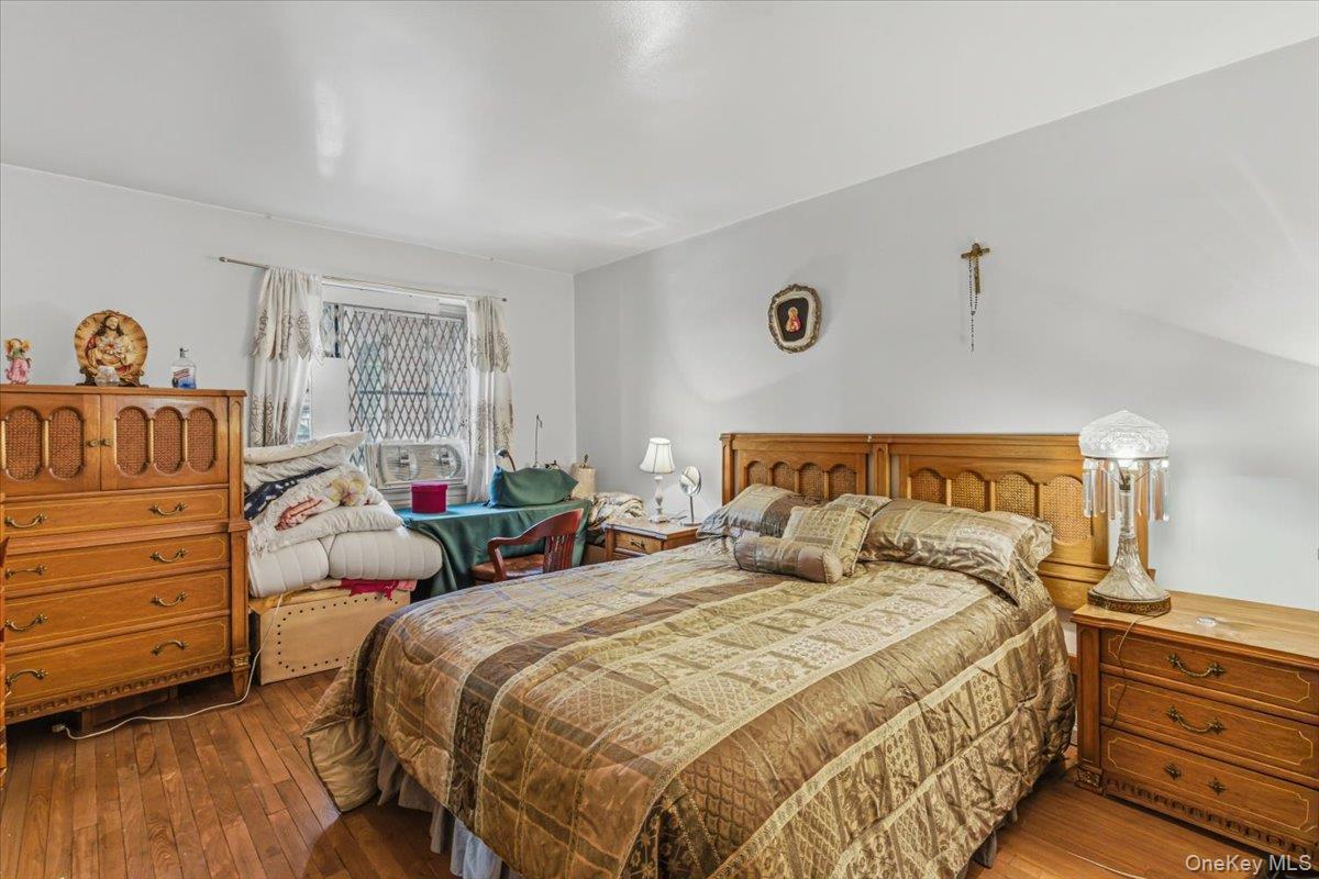 99-10 60th Avenue, Unit 2B Queens, NY 11368 - Photo 11 of 18 Actual main bedroom