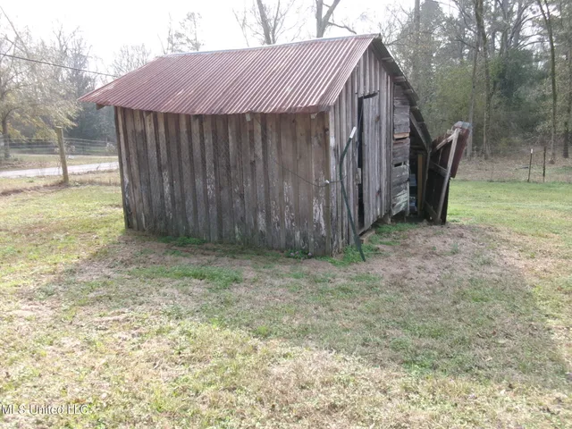 $69,000 | 3807 Front Street, Silver Creek, MS 39663