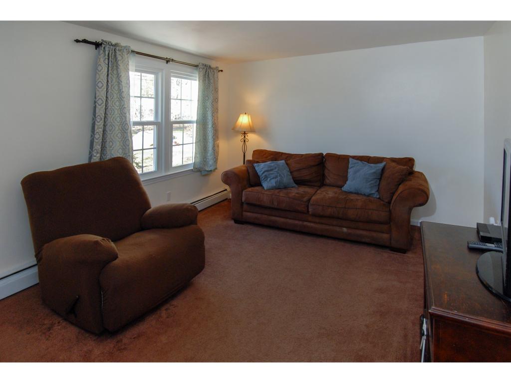 2 Lee Hook Road, Unit 3 Newmarket, NH 03857 - Photo 4 of 28