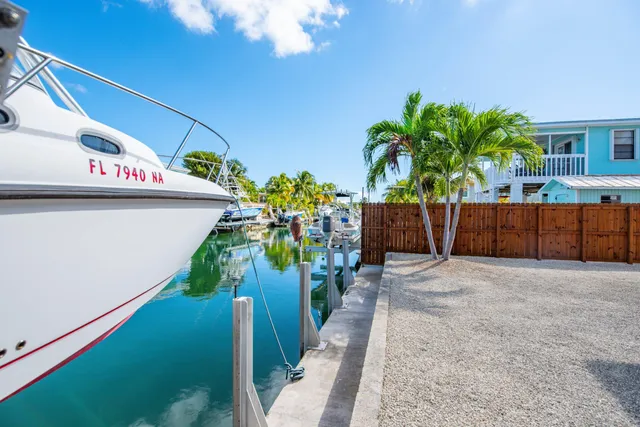 a sign that is in front of door