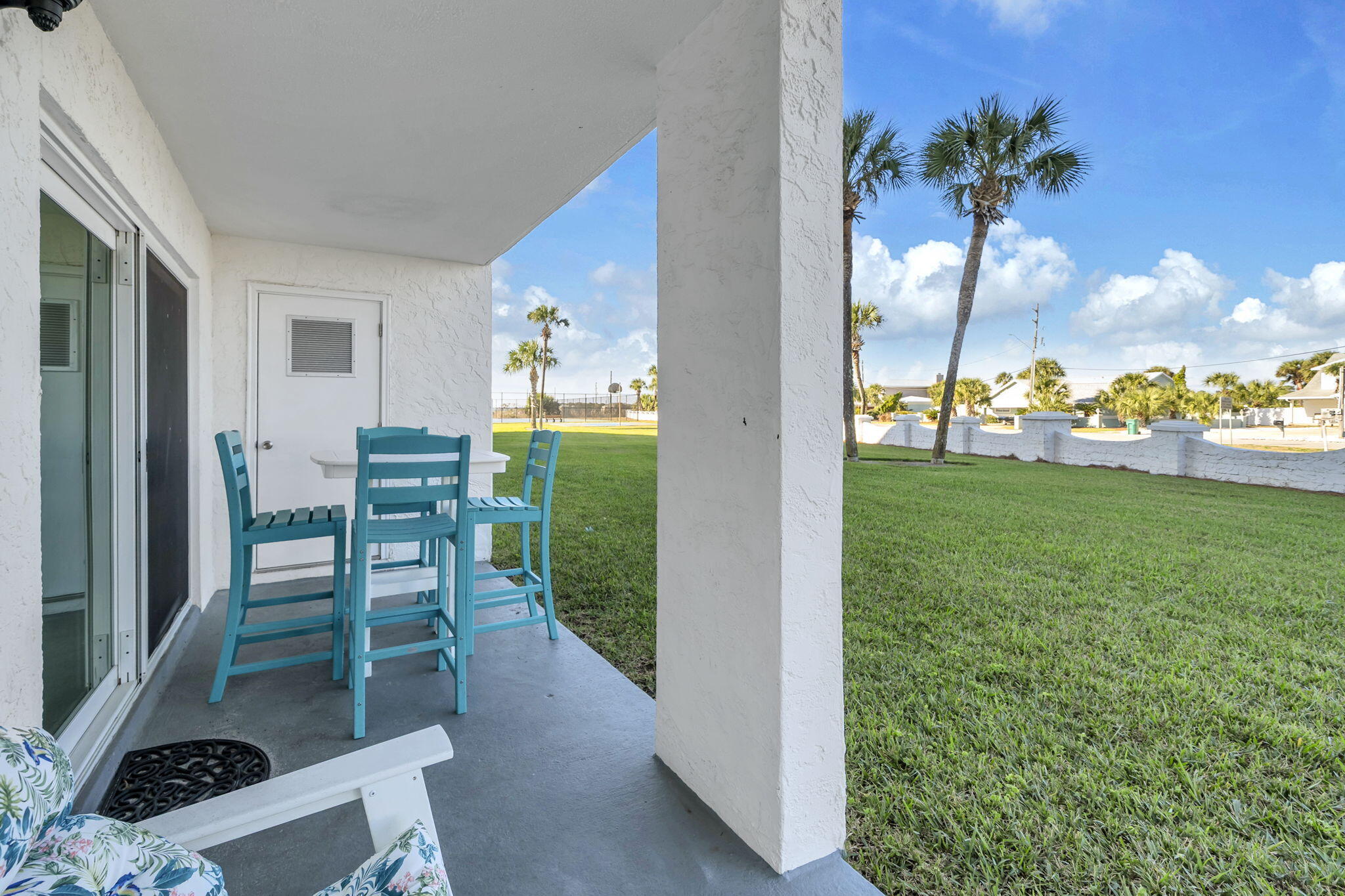 909 Santa Rosa Boulevard, Unit 515 Fort Walton Beach, FL 32548 - Photo 28 of 49 a view of a livingroom with furniture