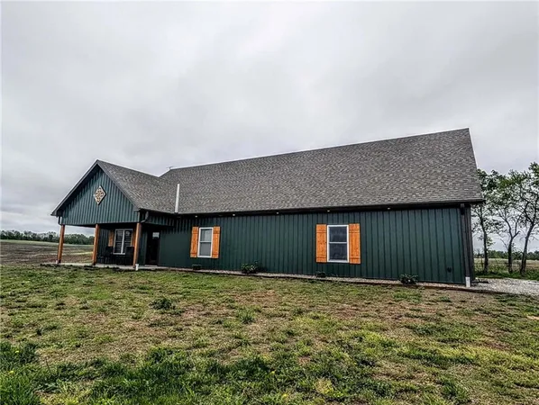 $660,000 | 18306 Ozark Lane, Higginsville, MO 64037