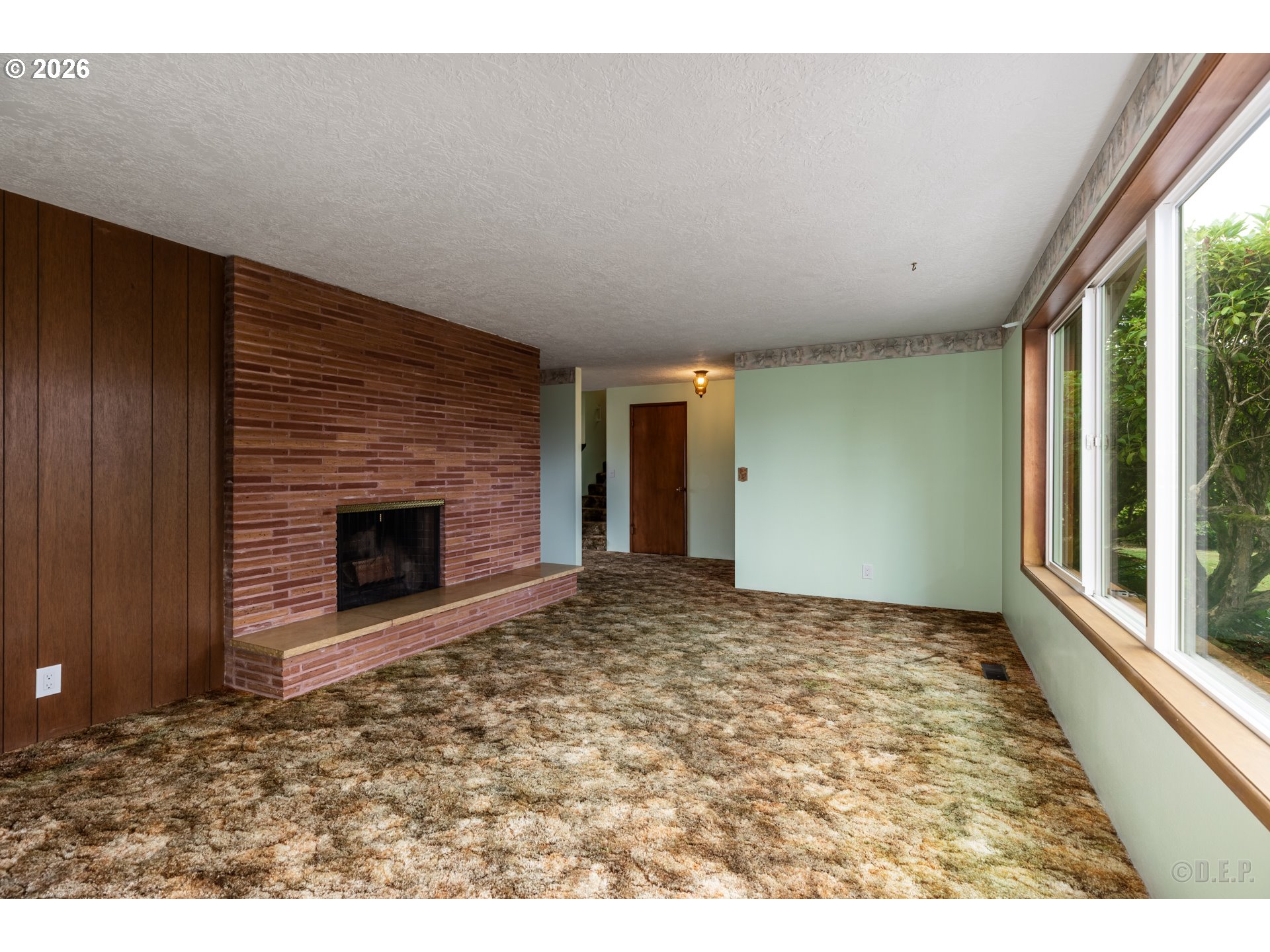 75093 Townsend Road Rainier, OR 97048 - Photo 5 of 36 Living Room