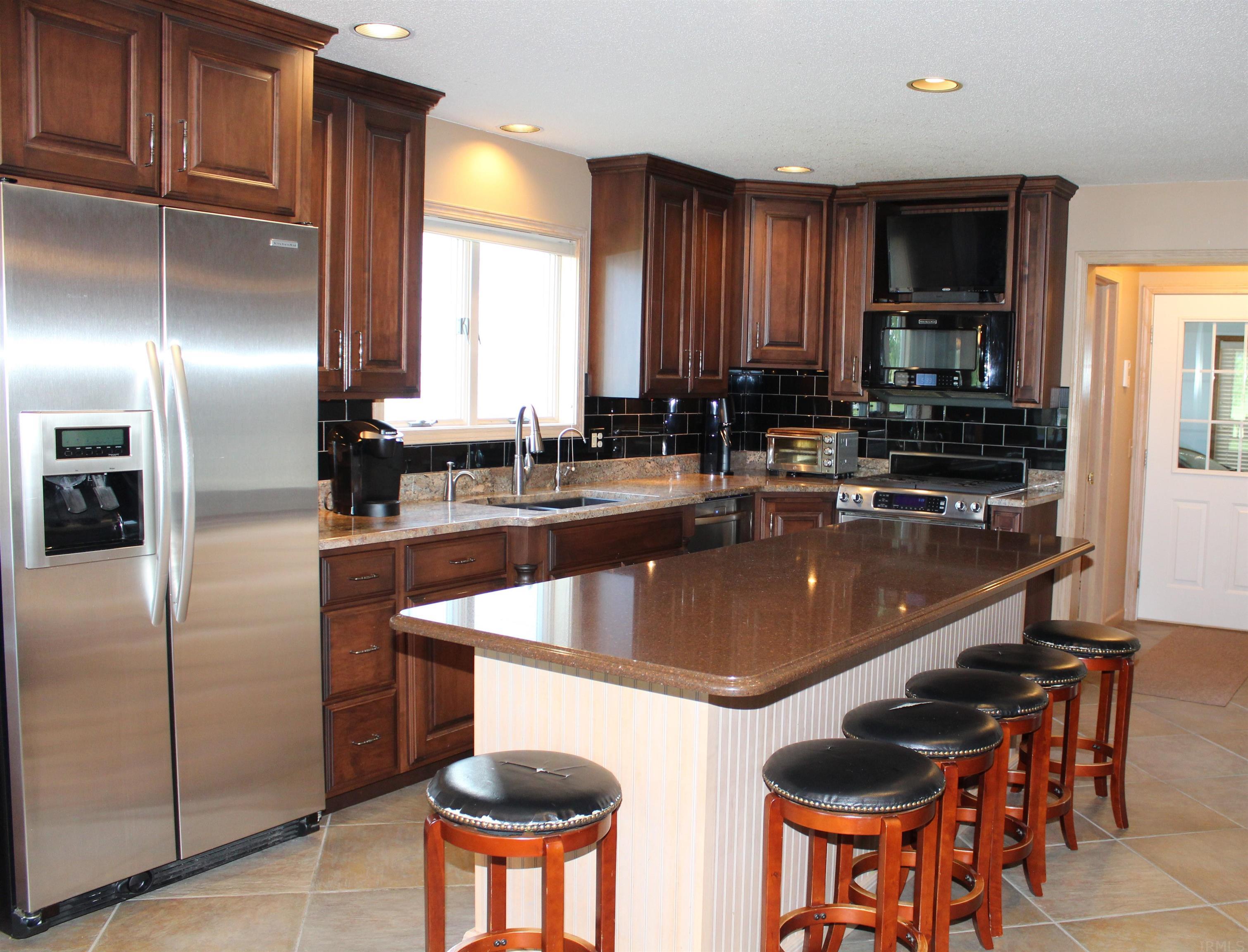 16935 Zubrick Road Roanoke, IN 46783 - Photo 15 of 35