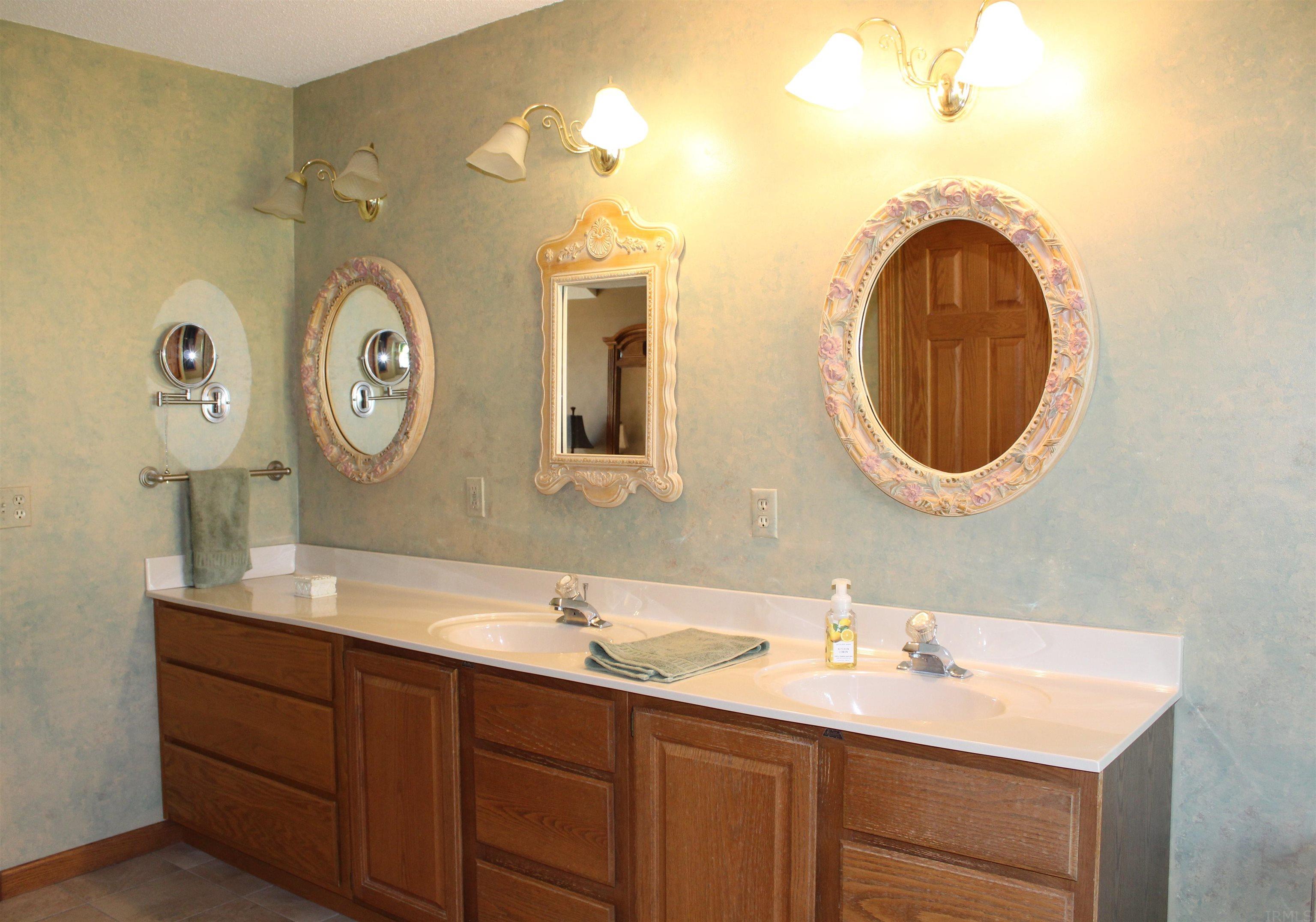 16935 Zubrick Road Roanoke, IN 46783 - Photo 21 of 35