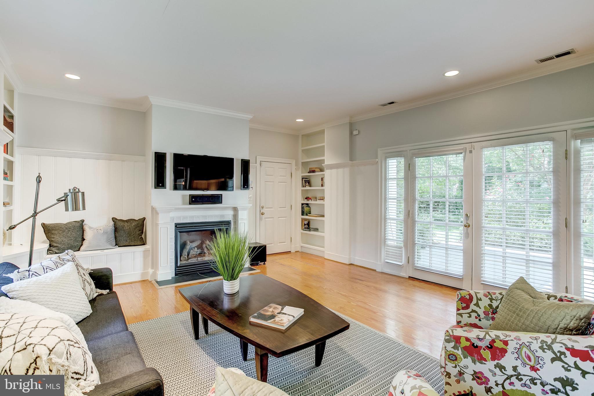 109 Enfield Road Baltimore, MD 21212 - Photo 17 of 39 Family Room