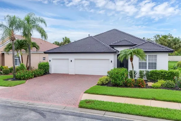 $635,000 | 7119 67th Terrace East, Bradenton, FL 34203