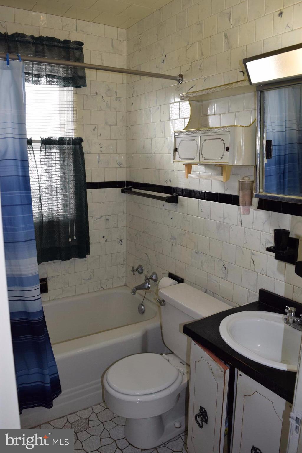 16 Terrace Road Baltimore, MD 21221 - Photo 22 of 28 Bath