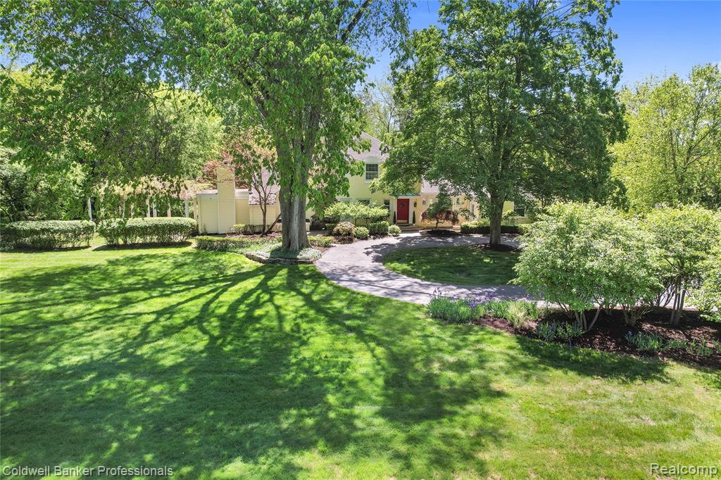 19905 Beverly Road Beverly Hills, MI 48025 - Photo 4 of 98