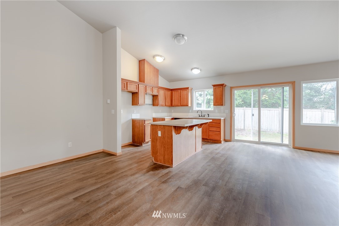 4301 Roxanna Loop Southeast Lacey, WA 98503 - Photo 11 of 23 Gallery Image 11