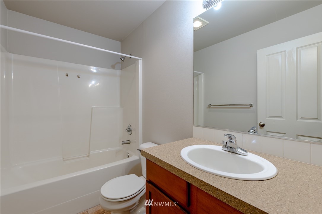 4301 Roxanna Loop Southeast Lacey, WA 98503 - Photo 12 of 23 Gallery Image 12