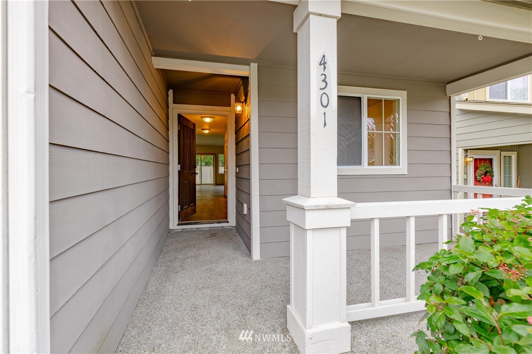 4301 Roxanna Loop Southeast Lacey, WA 98503 - Photo 4 of 23 Gallery Image 4