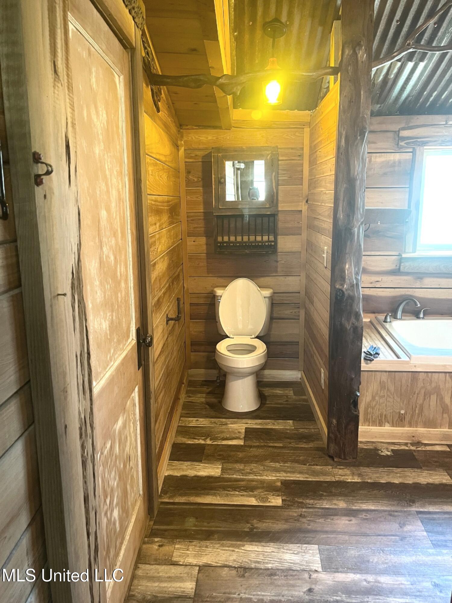 17 B Street Bay Springs, MS 39422 - Photo 20 of 28 Water Closet