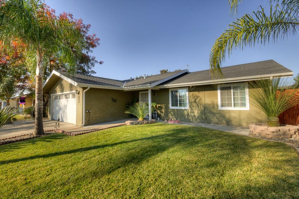 1186 East Santa Rosa Street Reedley, CA 93654 - Photo 2 of 31 Gallery Image 2
