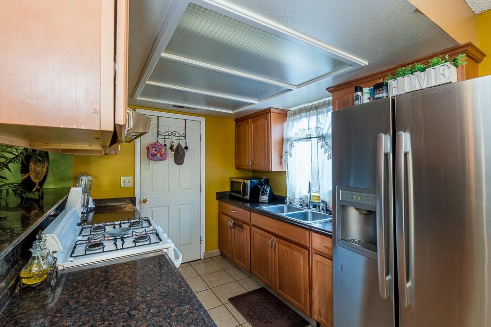 1186 East Santa Rosa Street Reedley, CA 93654 - Photo 12 of 31 Gallery Image 12