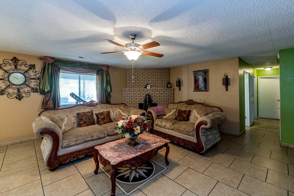 1186 East Santa Rosa Street Reedley, CA 93654 - Photo 6 of 31 Gallery Image 6