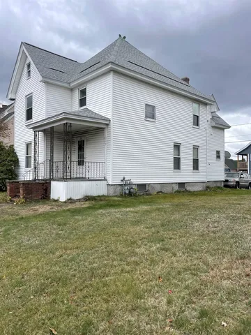 $1,800 | 804 Beech Street, Manchester, NH 03104