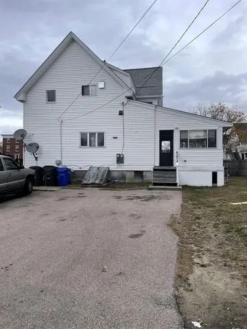 $1,800 | 804 Beech Street, Manchester, NH 03104