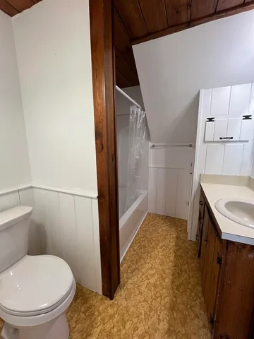 $1,800 | 804 Beech Street, Manchester, NH 03104