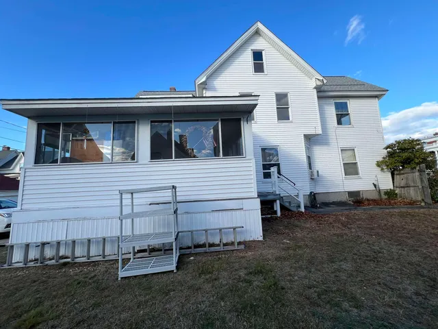 $1,800 | 804 Beech Street, Manchester, NH 03104