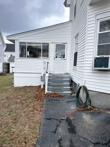 $1,800 | 804 Beech Street, Manchester, NH 03104