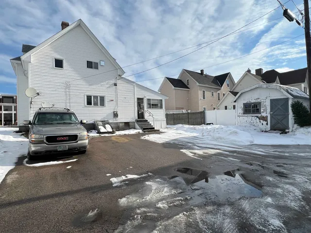 $1,800 | 804 Beech Street, Manchester, NH 03104