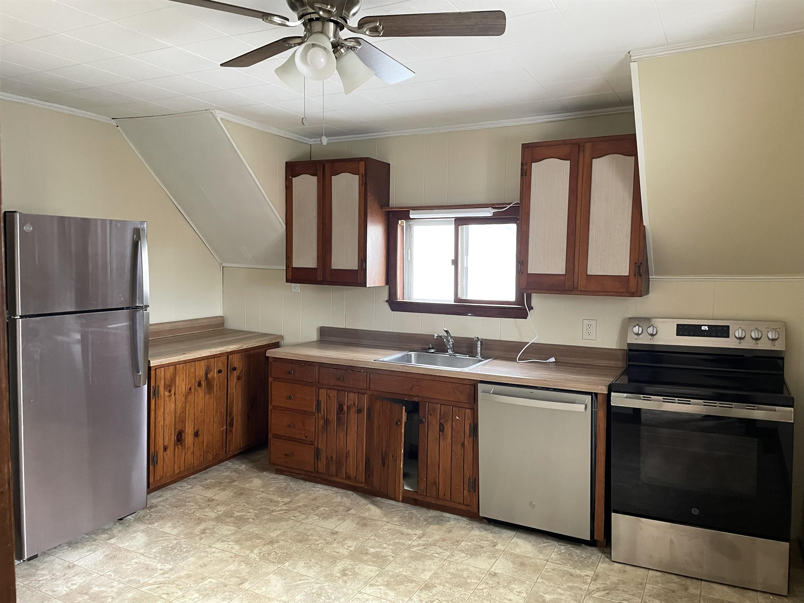 804 Beech Street Manchester, NH 03104 - Photo 4 of 15