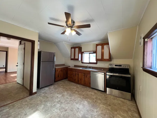 $1,800 | 804 Beech Street, Manchester, NH 03104