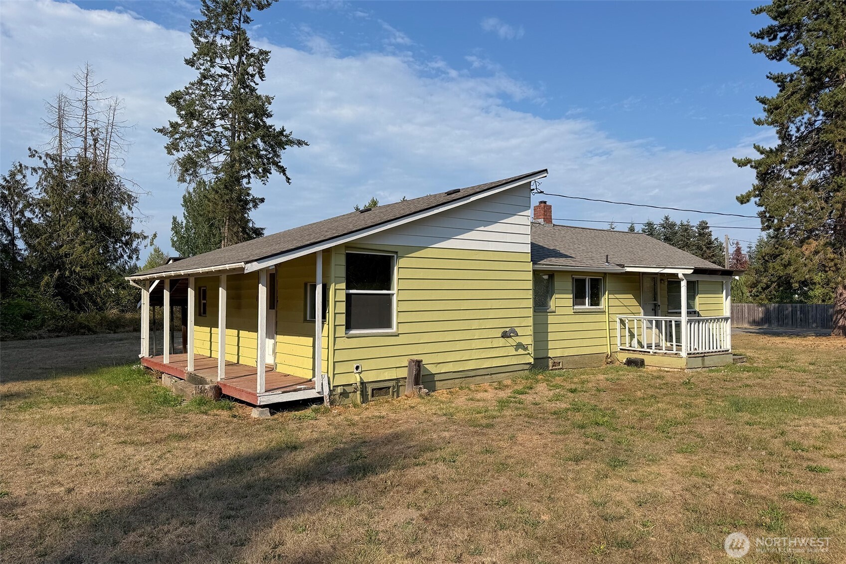 190 Pierson Road Sequim, WA 98382 - Photo 30 of 40 a front view of a house with garden