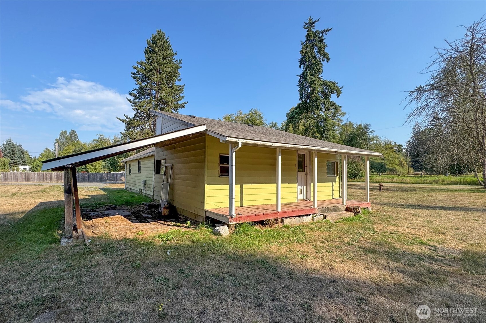 190 Pierson Road Sequim, WA 98382 - Photo 31 of 40 a front view of a house with garden