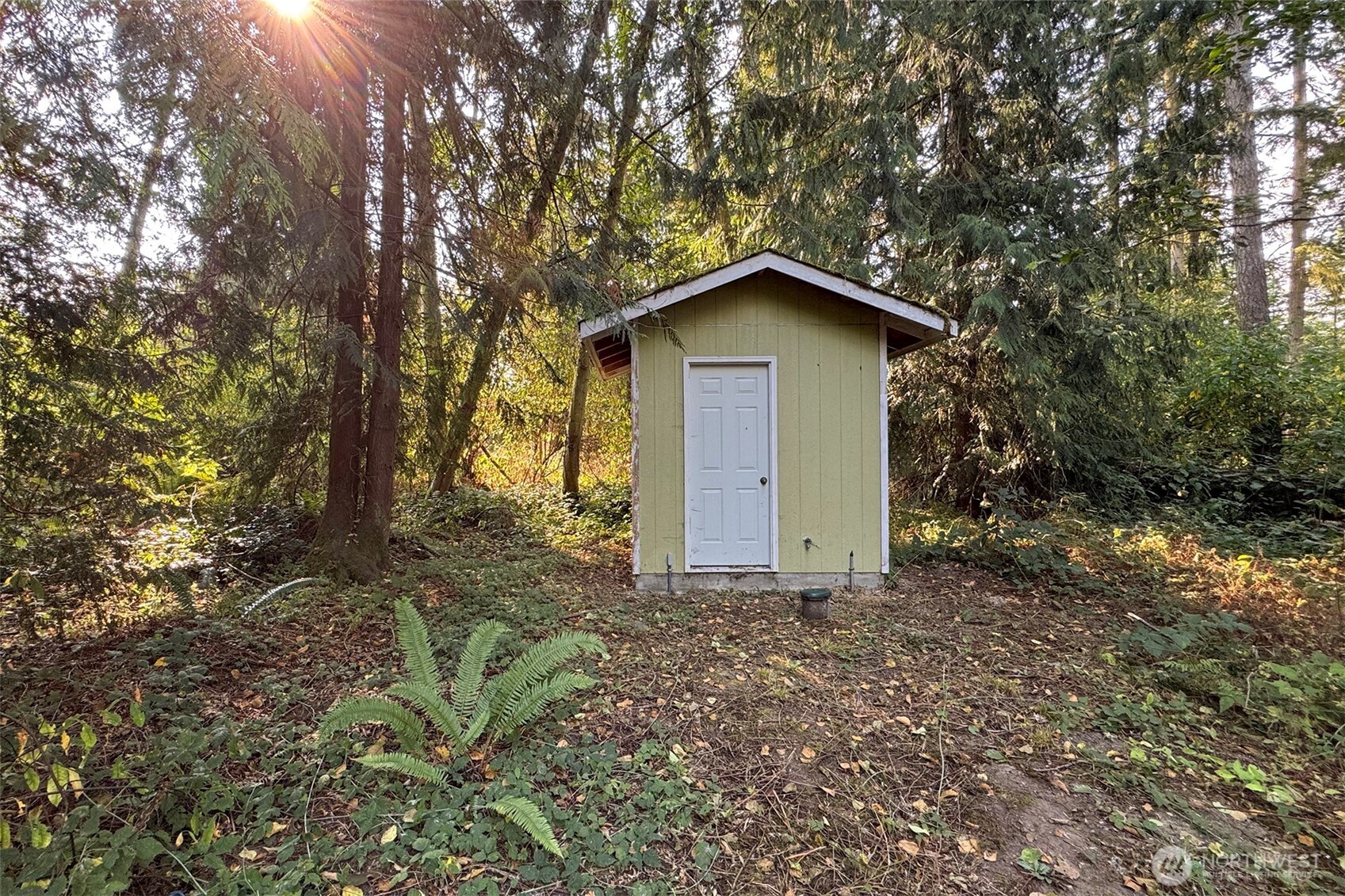 190 Pierson Road Sequim, WA 98382 - Photo 38 of 40 a small barn with a small yard