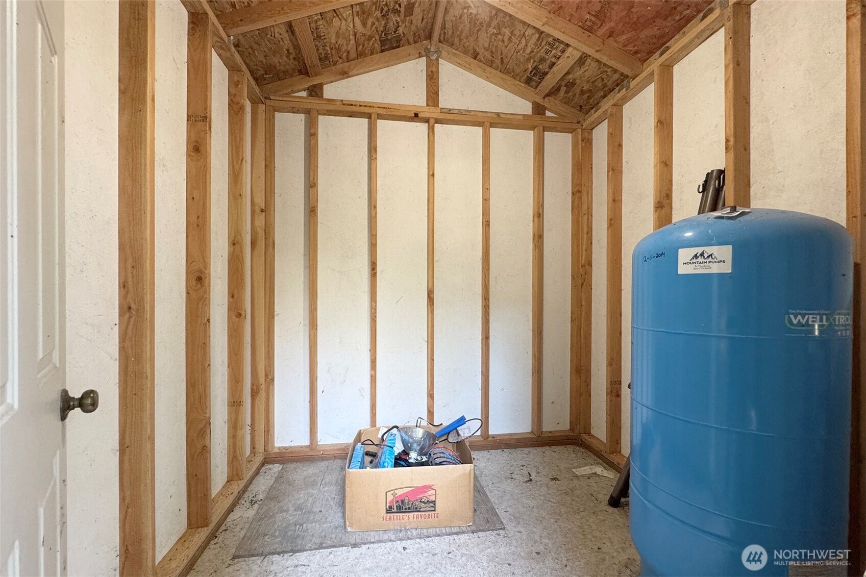 190 Pierson Road Sequim, WA 98382 - Photo 39 of 40 a view of an entryway