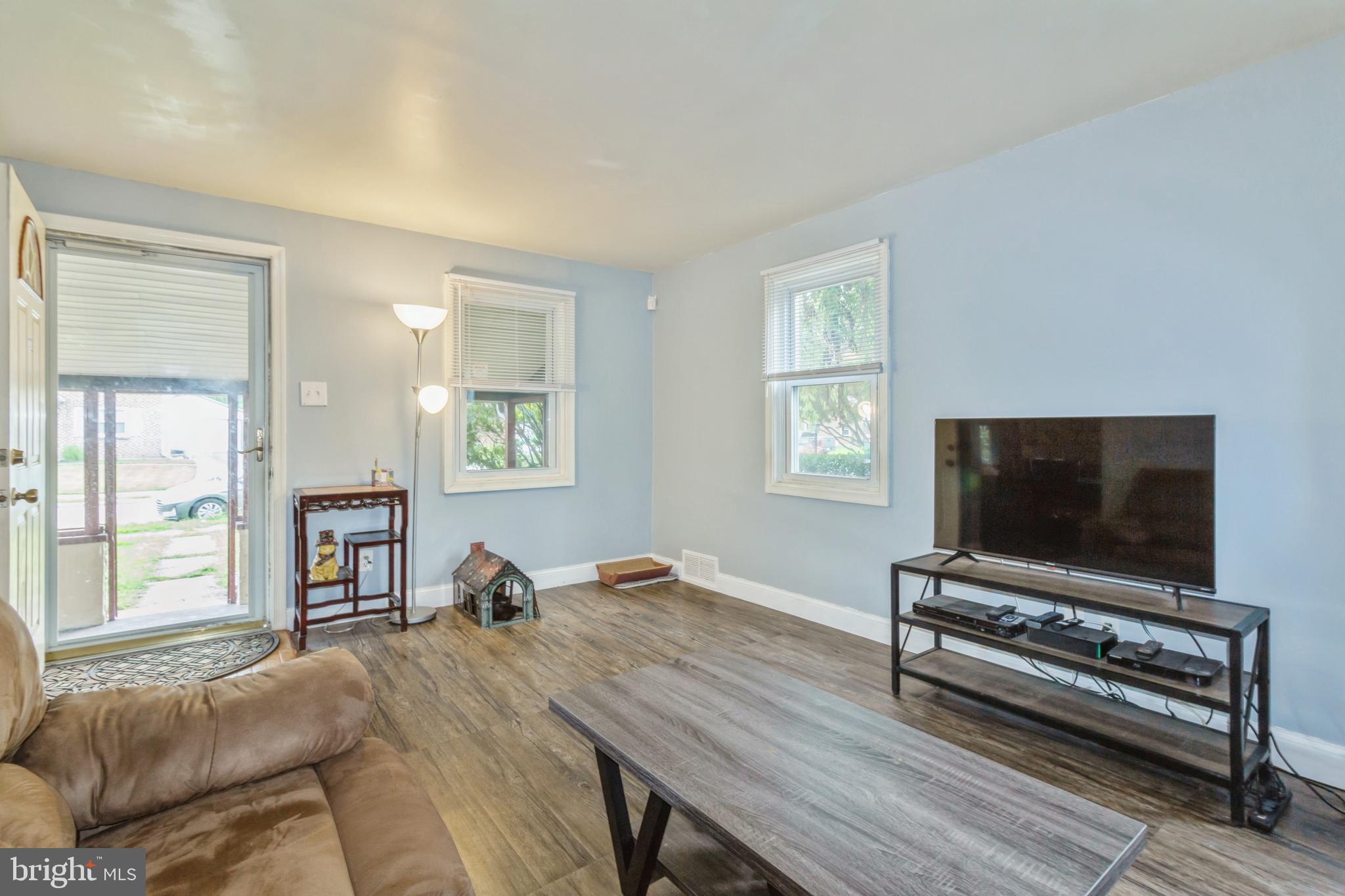 874 Springhill Road Secane, PA 19018 - Photo 4 of 25