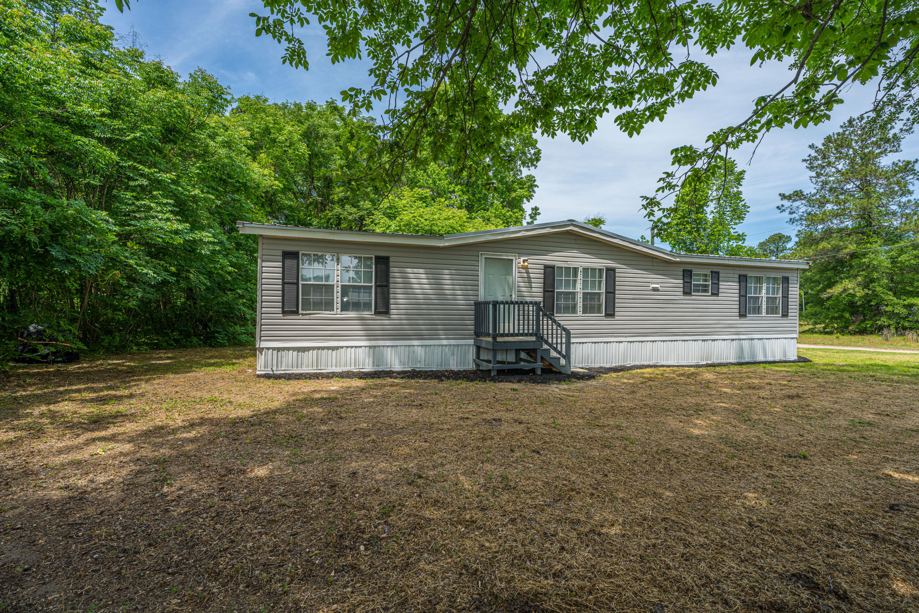 210GrassRd001
