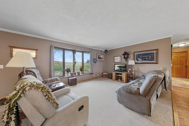 $400,000 | 33599 322nd Street, Le Sueur, MN 56058